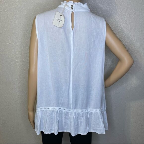 NWT And The Why Sleeveless Mock Neck Blouse Keyhole Back White Size Medium - Picture 7 of 13
